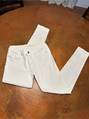 Levi's Women's White Skinny Jeans - Crisp White Denim